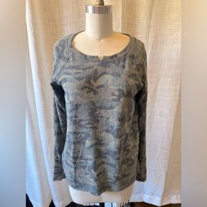 MICHAEL STARS CAMO SWEATER